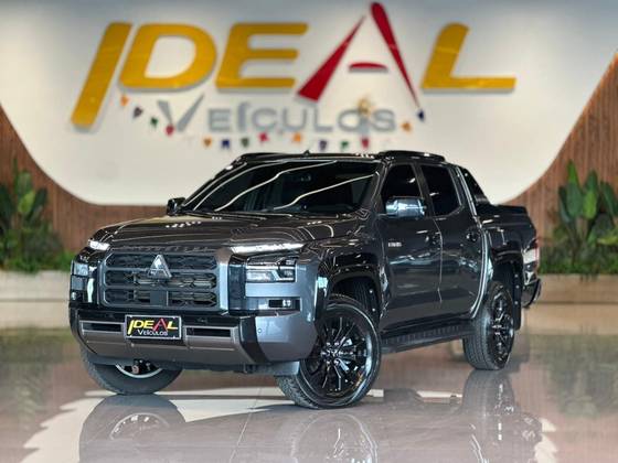 MITSUBISHI TRITON 2.4 BITURBO DIESEL CD KATANA SR80 4X4 AUTOMÁTICO MITSUBISHI TRITON 2.4 BITURBO DIESEL CD KATANA SR80 4X4 AUTOMÁTICO